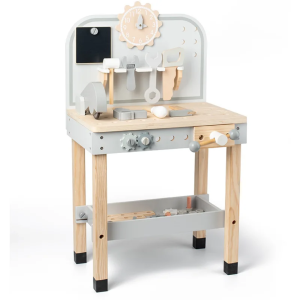 Голяма дървена работилница с инструменти 