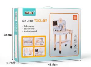 Голяма дървена работилница с инструменти 